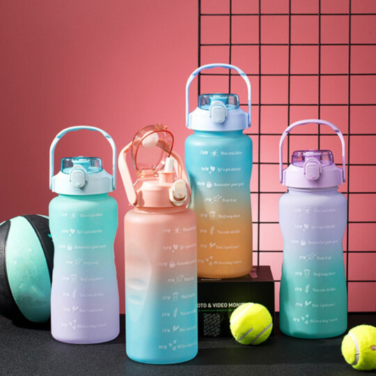 Garrafa Squeeze 2 Litros com Suporte Para Celular e Adesivos 3D TOP ÚTIL - TOP0996