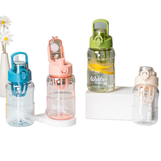 Garrafa de Agua 700ml Squese de Plástico - TOP1170