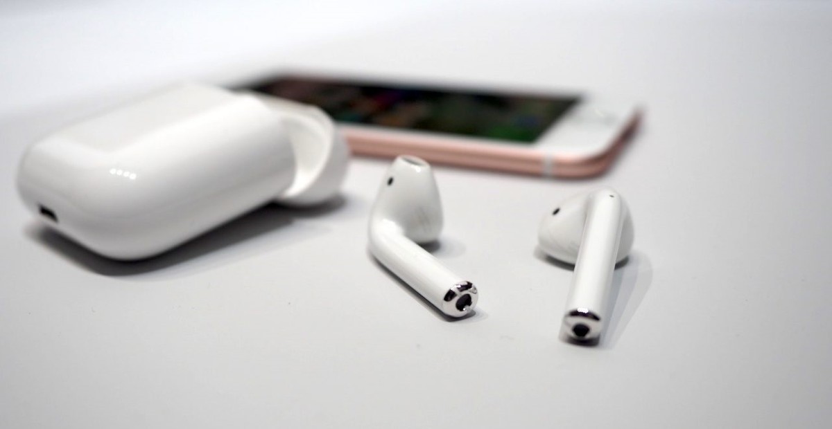 Porque é sempre necessário realizar a limpeza no seu  AirPods